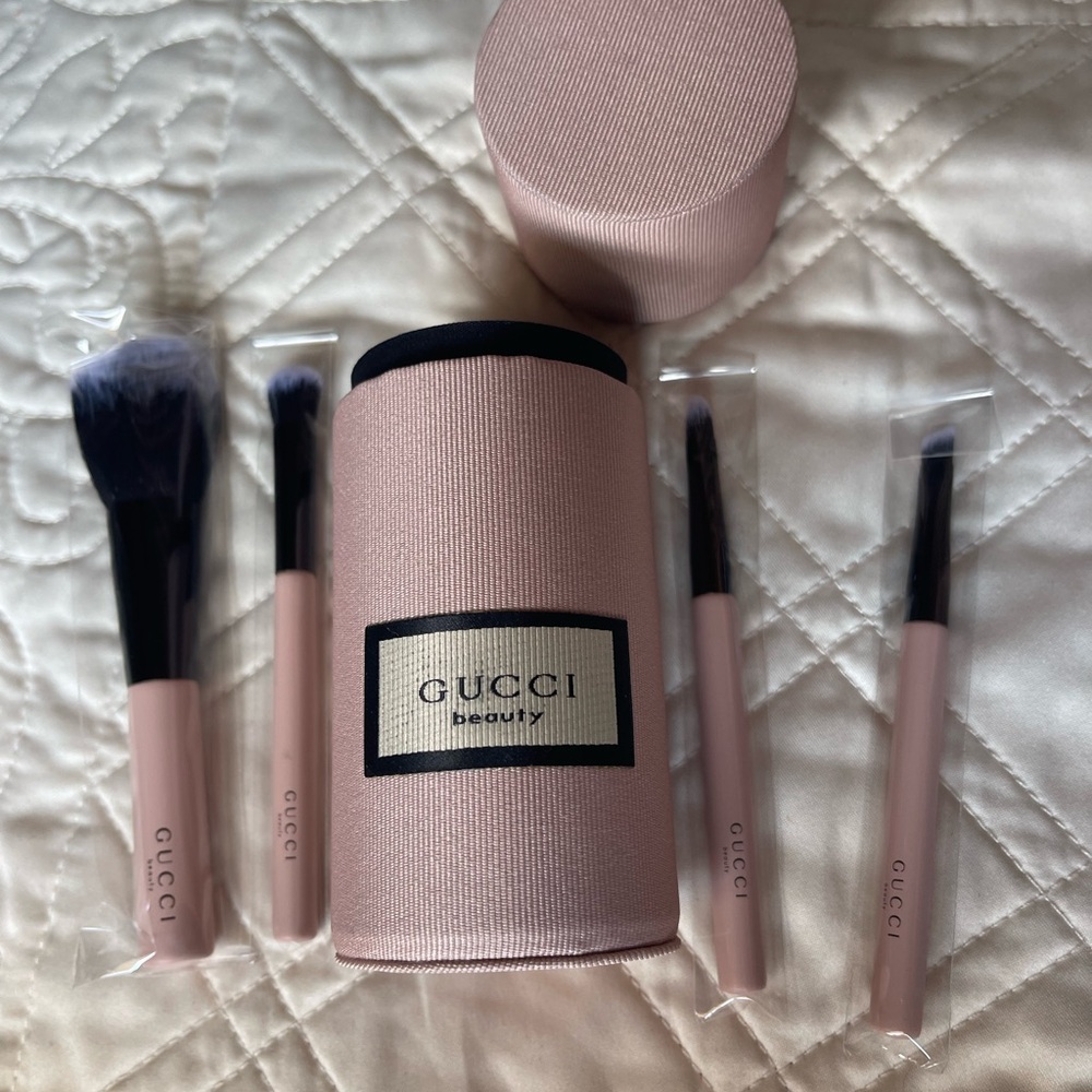 Gucci Beauty Soft Pink Cosmetic Brush Holder - Picture 2 of 7